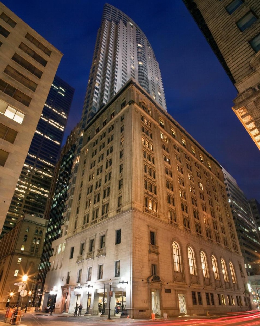 One King West Hotel And Residence Image 12