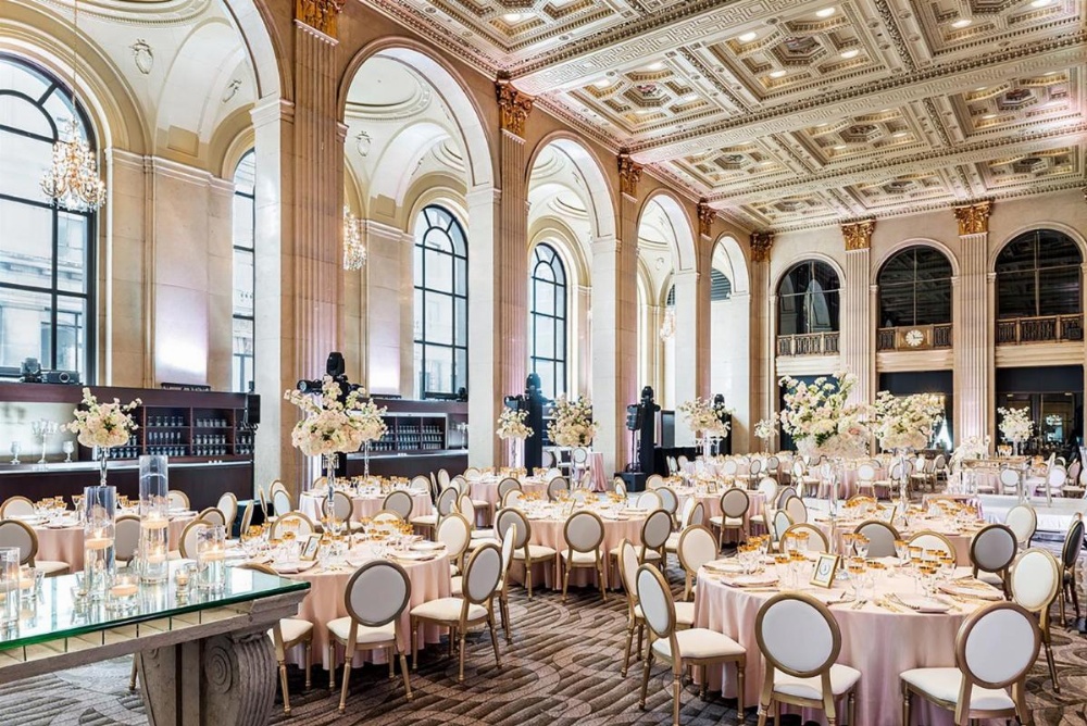One King West Hotel And Residence Image 34